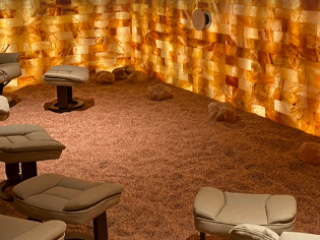 Kalahari Resort. 5 Brown Lounge Chairs In Salt Room